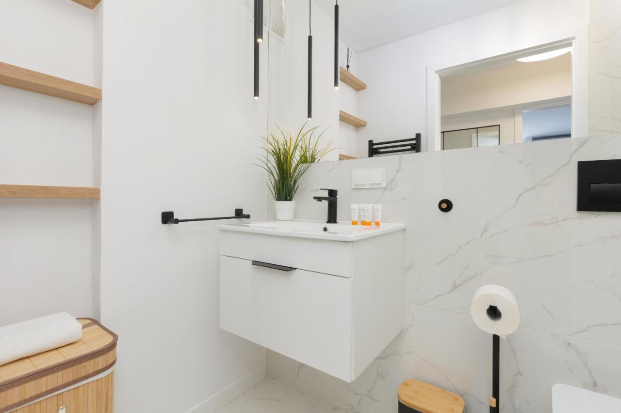Stylish Apartment Heart Of Warsaw By Noclegi Renters Exterior foto